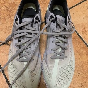 QC running men shoes size 10